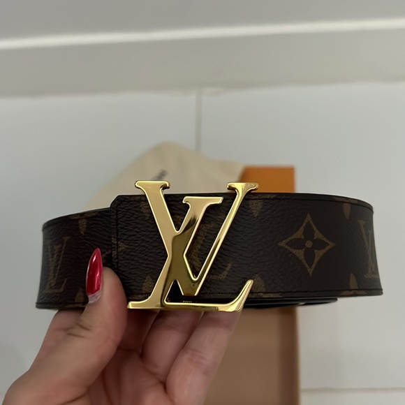 Authentic Louis Vuitton pyramids 40 MM belt - Picture 2 of 5